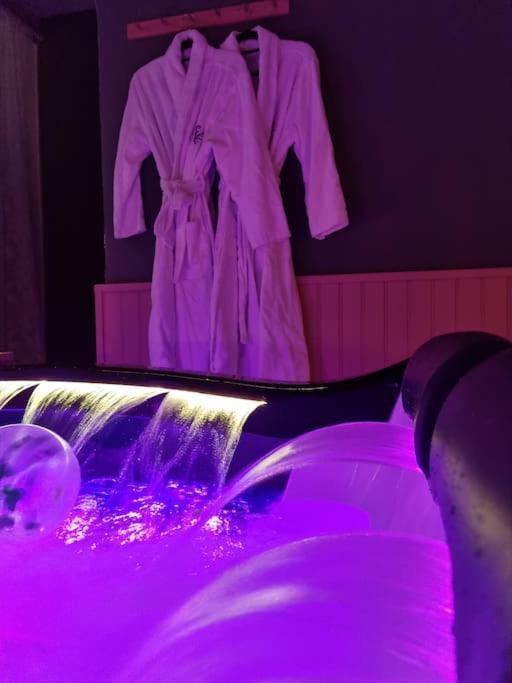 Royal Room Jacuzzi Haut De Gamme Centre Ville Mulhouse Exterior foto