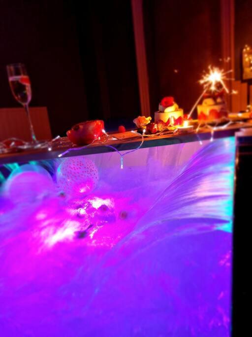 Royal Room Jacuzzi Haut De Gamme Centre Ville Mulhouse Exterior foto